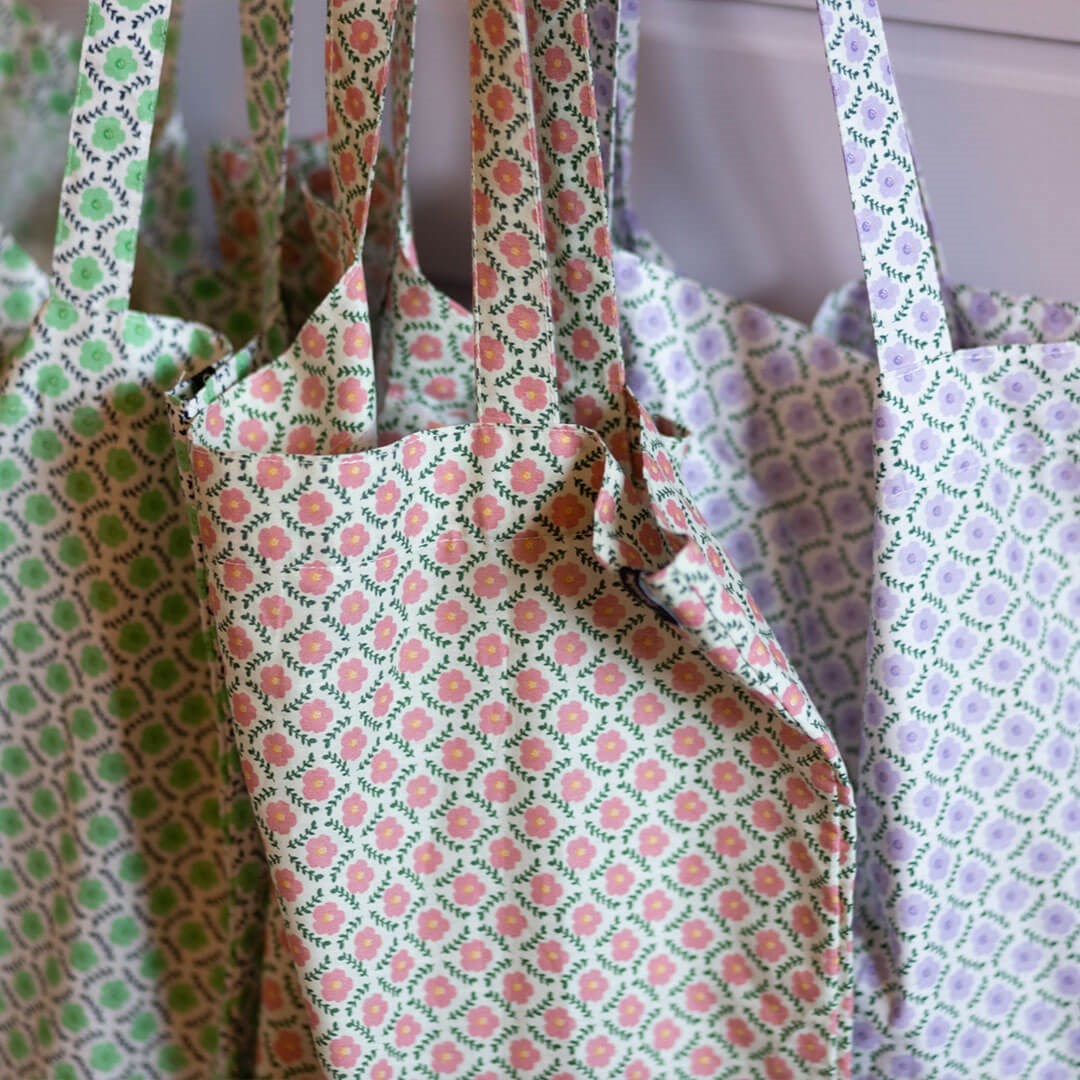 black colour lulu shopper